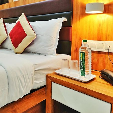 Gateway Suites Bombay Extérieur photo