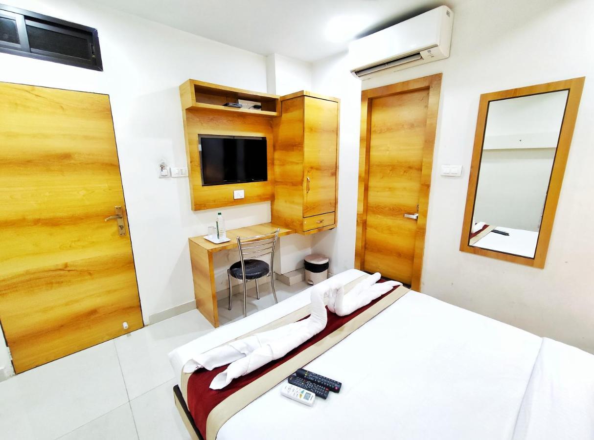 Gateway Suites Bombay Extérieur photo
