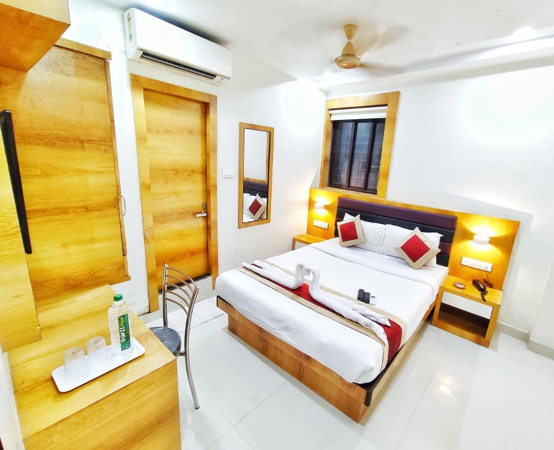 Gateway Suites Bombay Extérieur photo