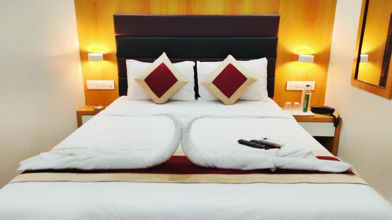 Gateway Suites Bombay Extérieur photo