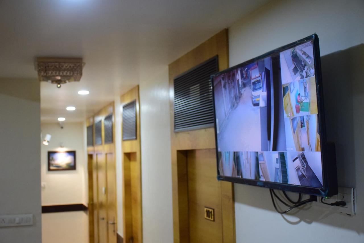 Gateway Suites Bombay Extérieur photo